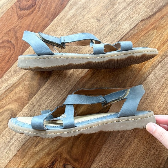 Born Trinidad leather strappy walking sandals cushioned sole - Picture 4 of 13